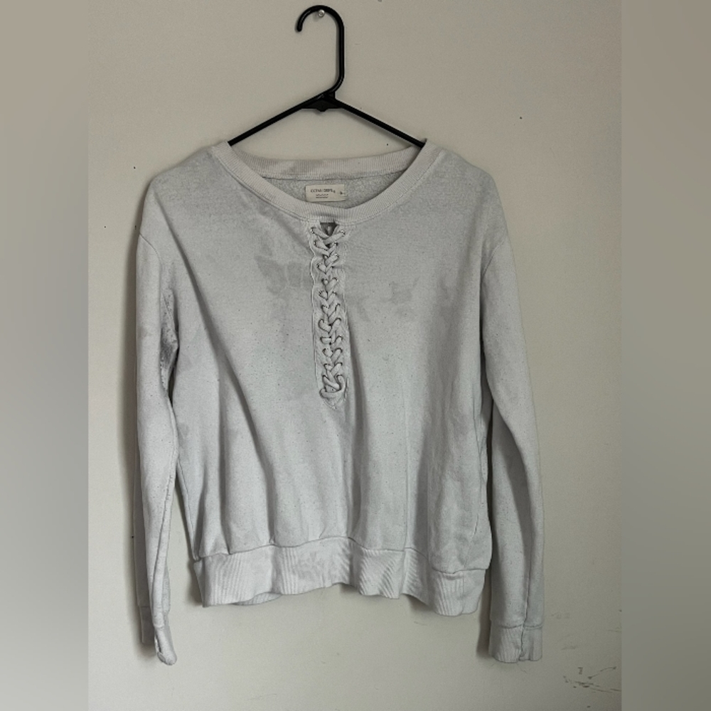 Ocean drive white and gray sweater